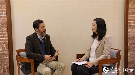 阿根廷布宜諾斯艾利斯大學阿根廷—中國研究中心主任、阿根廷知名漢學家畢嘉宏（Ignacio Villagran）接受人民網(wǎng)記者專訪。人民網(wǎng)記者 周雨攝