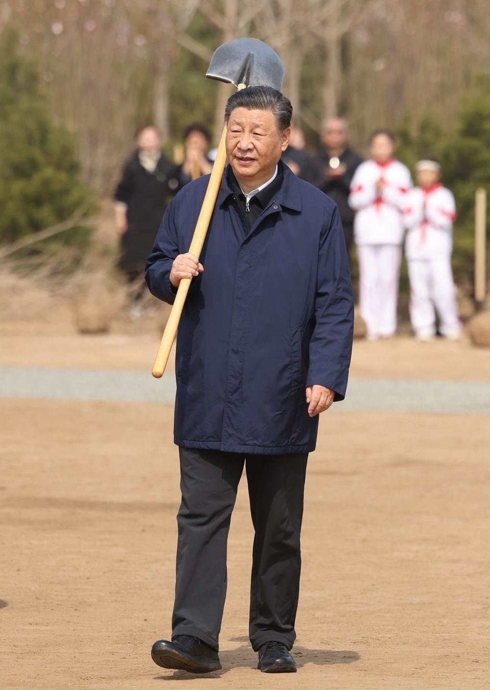 △2024年4月3日，習(xí)近平總書記來(lái)到北京市通州區(qū)潞城鎮(zhèn)參加首都義務(wù)植樹活動(dòng)。