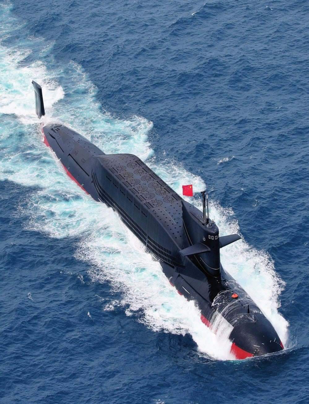 某潛艇執(zhí)行實戰(zhàn)化訓(xùn)練歸來（2018年3月攝）。周啟青攝