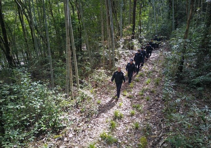 △2022年1月19日，武夷山國家公園護林員在巡山。