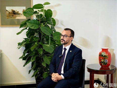 巴西文化部副部長(zhǎng)卡西修斯·羅薩接受人民網(wǎng)專(zhuān)訪(fǎng)。人民網(wǎng)記者 符園園攝