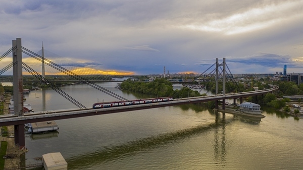 匈塞鐵路塞爾維亞境內(nèi)。中國(guó)鐵路國(guó)際有限公司供圖
