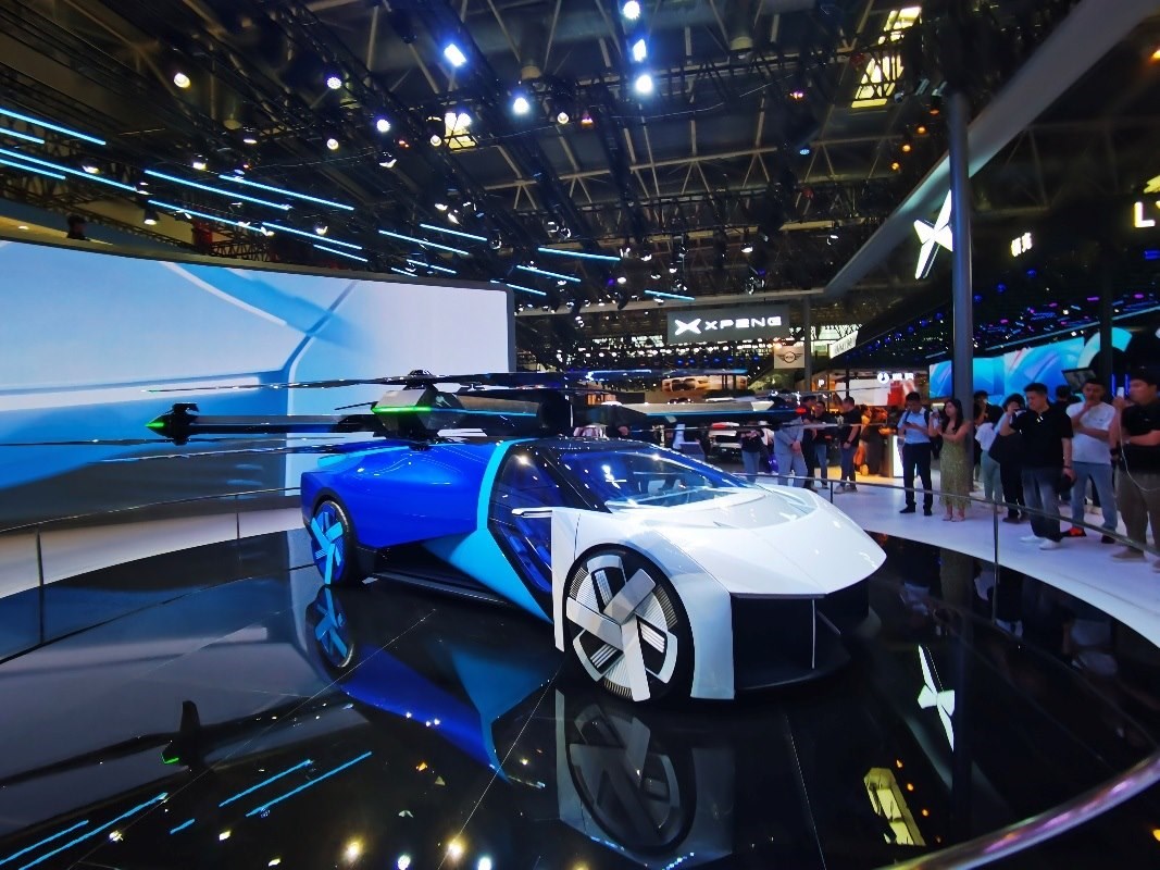 陸空一體式飛行汽車。人民網(wǎng)記者栗翹楚攝