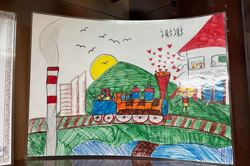 當(dāng)?shù)匦W(xué)生畫(huà)筆下的斯梅戴雷沃鋼廠。