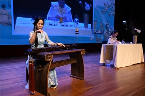 活動(dòng)現(xiàn)場茶藝古琴表演。新加坡中國文化中心供圖