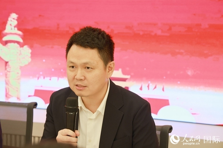 中國駐里約熱內盧總領館副總領事王尉育在座談會上致辭。人民網記者 陳海琪攝