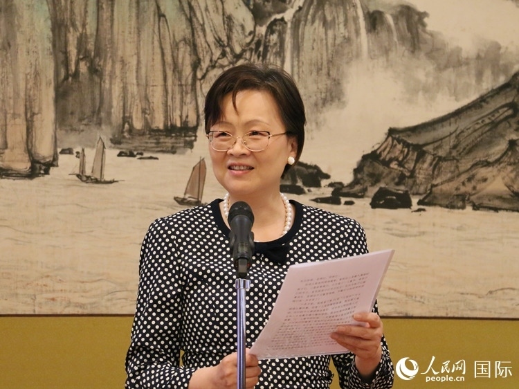 大使夫人丁玥致辭。人民網 許可攝