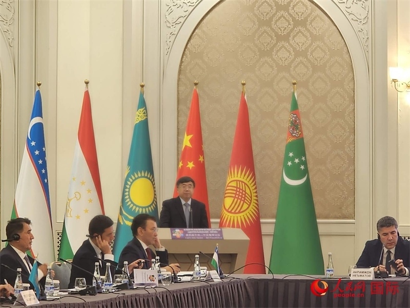 中國社會科學(xué)院俄羅斯東歐中亞研究所所長孫壯志致辭。人民網(wǎng)記者 李強(qiáng)攝