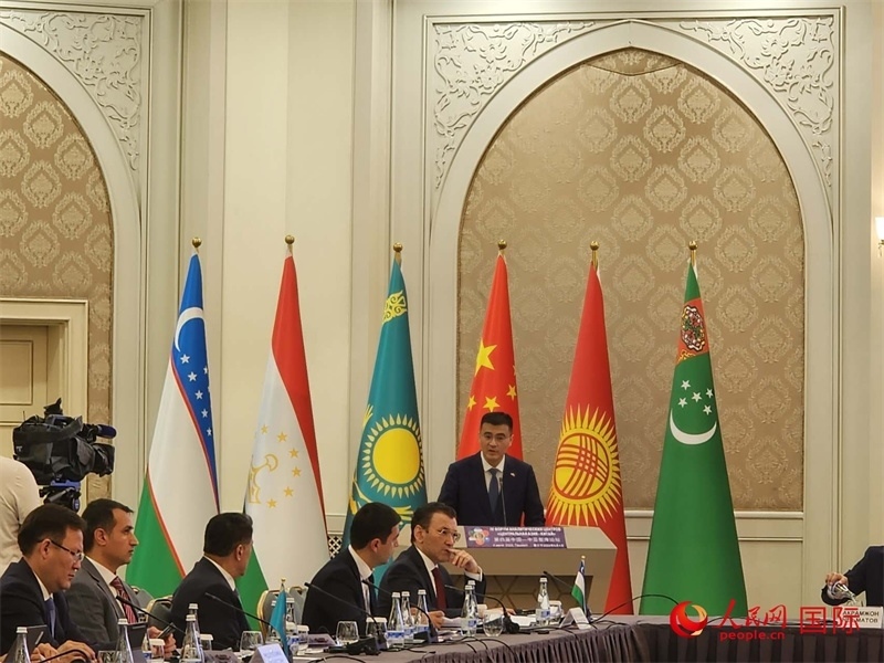 中國駐烏茲別克斯坦大使于駿致辭。人民網(wǎng)記者 李強(qiáng)攝