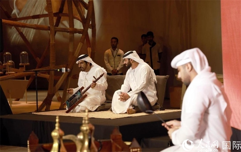 阿拉伯咖啡演示和當(dāng)?shù)匚幕硌?。人民網(wǎng)記者 管克江攝