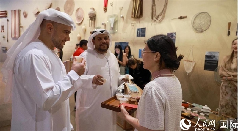 品茶交流。人民網(wǎng)記者 管克江攝