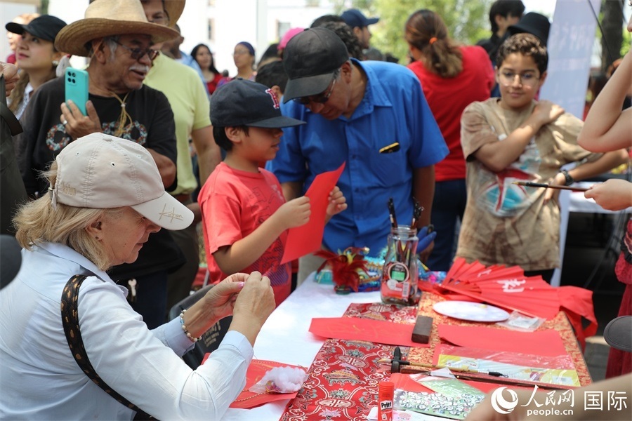 活動(dòng)現(xiàn)場(chǎng)。人民網(wǎng) 埃內(nèi)斯托·多明戈斯攝