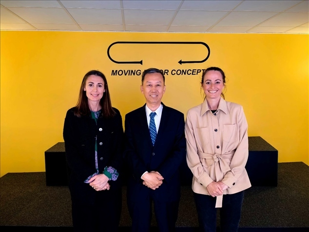 中國駐瑞典大使崔愛民應邀參訪瑞典牧夫樂公司。中國駐瑞典大使館供圖