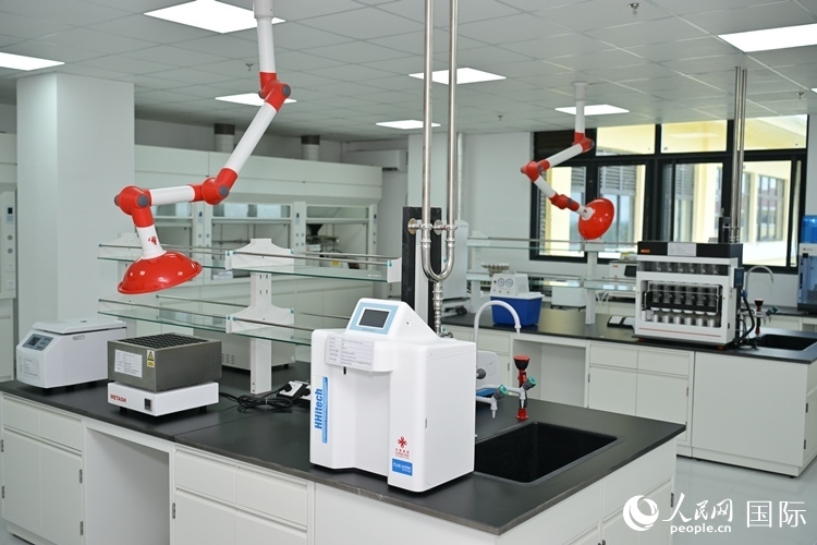 援緬甸國家疾控中心實驗室內。人民網記者 謝佳君攝