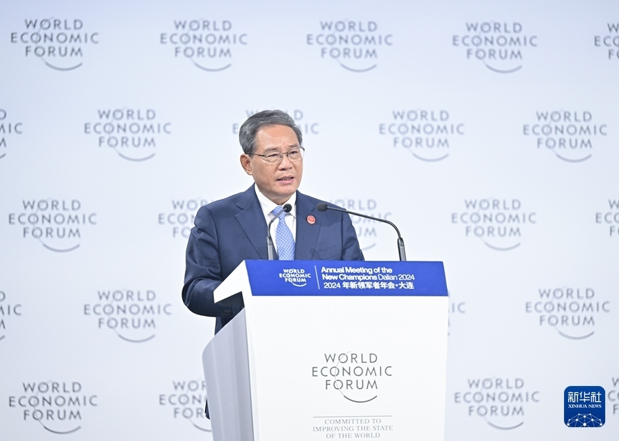 6月25日，國務院總理李強在大連出席2024年夏季達沃斯論壇開幕式并致辭。新華社記者 李響 攝