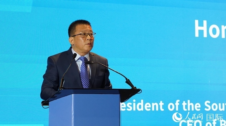 張朝陽會(huì)長致辭。人民網(wǎng) 劉暢攝