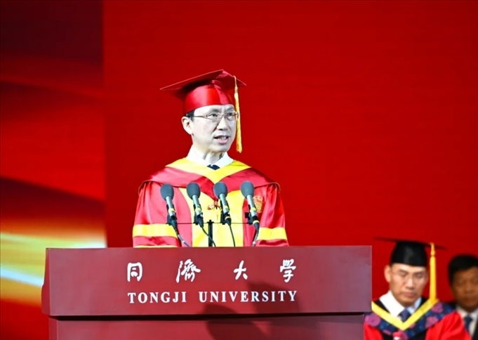 同濟(jì)大學(xué)校長、中國工程院院士鄭慶華
