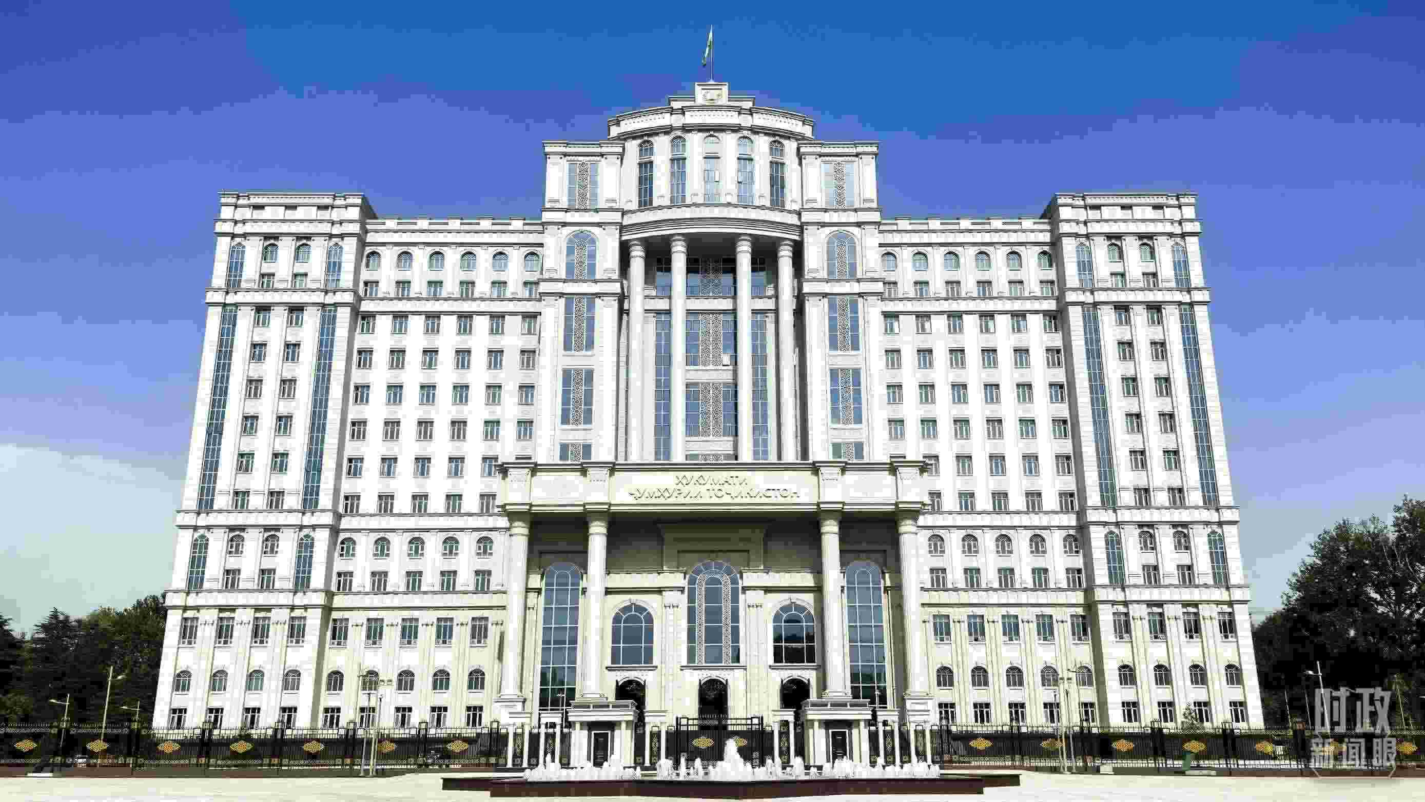 △中方援建塔政府大樓。（總臺(tái)央視記者鄂介甫拍攝）