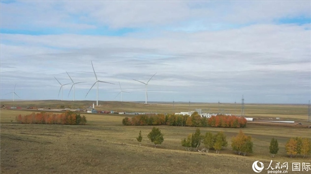 阿克莫拉風(fēng)電項(xiàng)目群位于哈薩克斯坦北部阿克莫拉州地區(qū)，距離首都阿斯塔納50公里。 人民網(wǎng)記者 葛泰佚攝