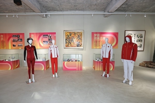 “揚帆起航 為巴黎喝彩”中國體育文化展展廳。 主辦方供圖