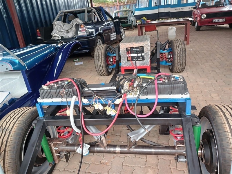 “老爺車”的跟上電動(dòng)潮流。索尚古夫技術(shù)高中供圖