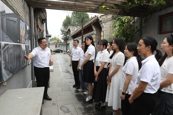北京大中小學(xué)思政教師赴實踐教學(xué)基地現(xiàn)場備課。北京市教委供圖