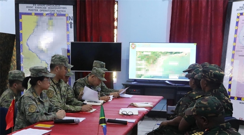 海上指揮所商定細(xì)節(jié)。王福攝