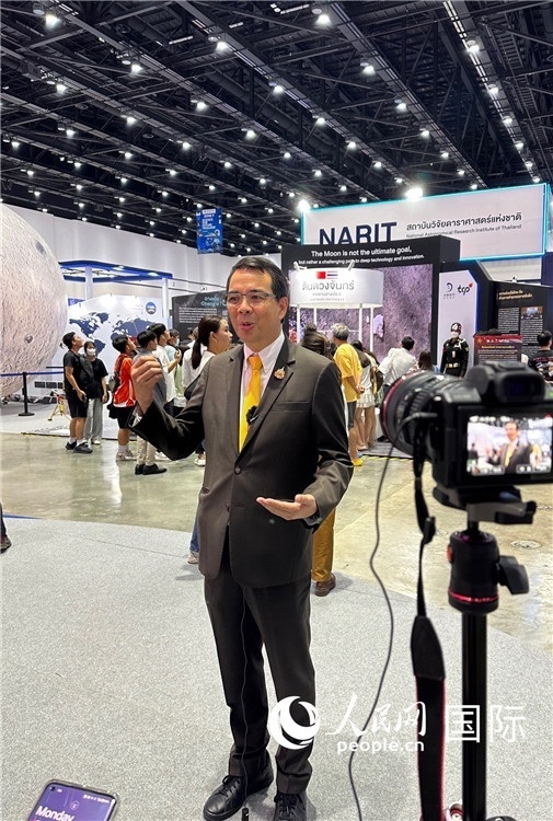 泰國(guó)國(guó)家天文研究所所長(zhǎng)薩蘭接受采訪。人民網(wǎng)記者簡(jiǎn)承淵攝