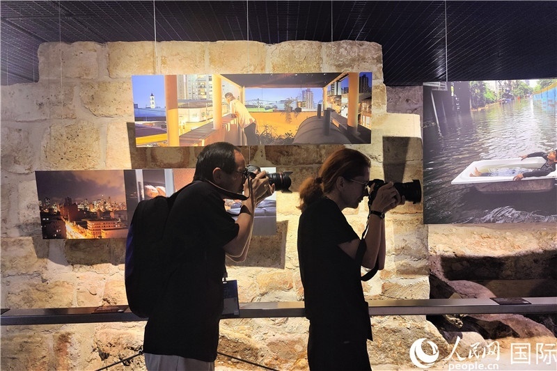 金磚國家城市主題攝影展現(xiàn)場。 人民網(wǎng)記者 于宏建攝