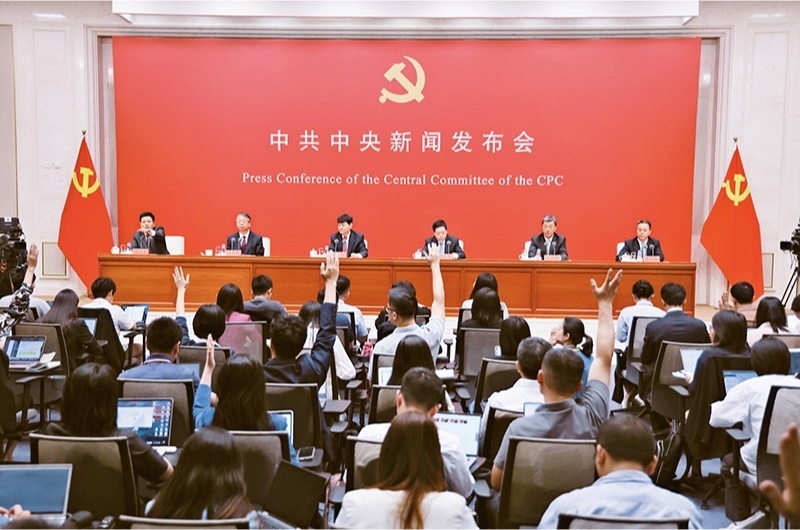 黨的二十屆三中全會是在以中國式現(xiàn)代化全面推進強國建設、民族復興偉業(yè)的關鍵時期召開的一次十分重要的會議。圖為2024年7月19日，中共中央舉行新聞發(fā)布會，介紹和解讀黨的二十屆三中全會精神。 新華社記者 金立旺/攝