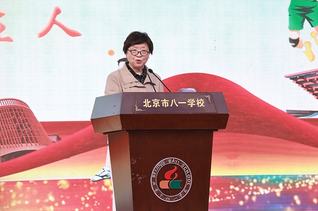 蘇東林院士講授開學(xué)第一課。校方供圖