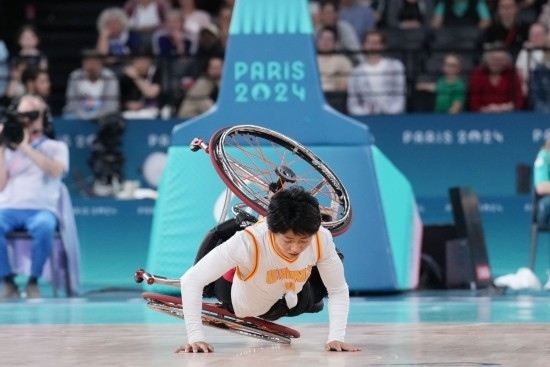巴黎殘奧會｜“撞車、摔倒，我們都習(xí)慣了”