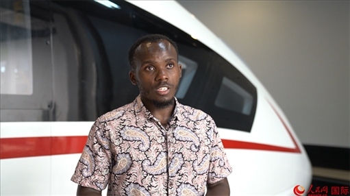 北京交通大學肯尼亞籍留學生卡里烏接受人民網(wǎng)采訪。人民網(wǎng) 周琳佳攝