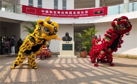 開場舞獅表演。內(nèi)圖大學(xué)孔子學(xué)院供圖