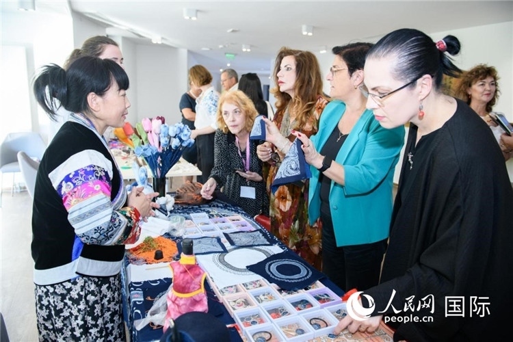 蠟染展示。傅永山攝