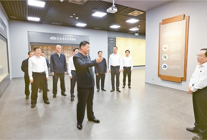 2024年9月10日，中共中央總書記、國家主席、中央軍委主席習近平在前往甘肅考察途中，來到陜西省寶雞市參觀寶雞青銅器博物院。 新華社記者 王曄/攝