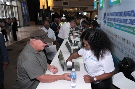 客商現(xiàn)場注冊參觀展會(huì)。主辦方供圖