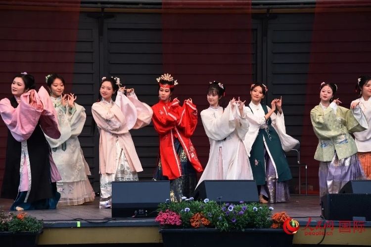 中國(guó)舞《紅樓夢(mèng)》。人民網(wǎng)記者 殷淼攝