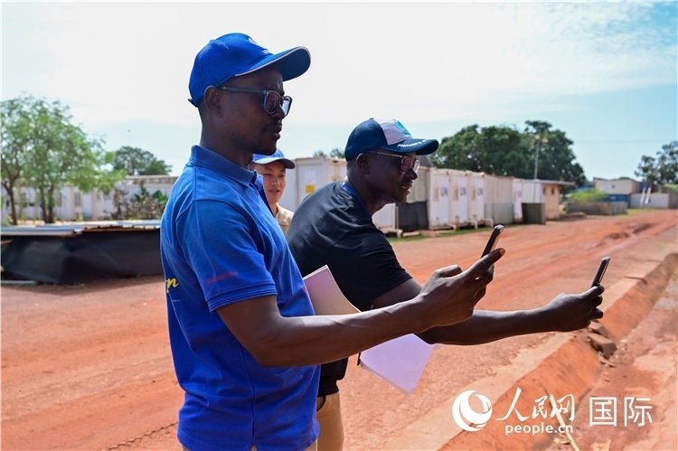 圖6 檢查組拍攝優(yōu)秀做法。謝坤攝