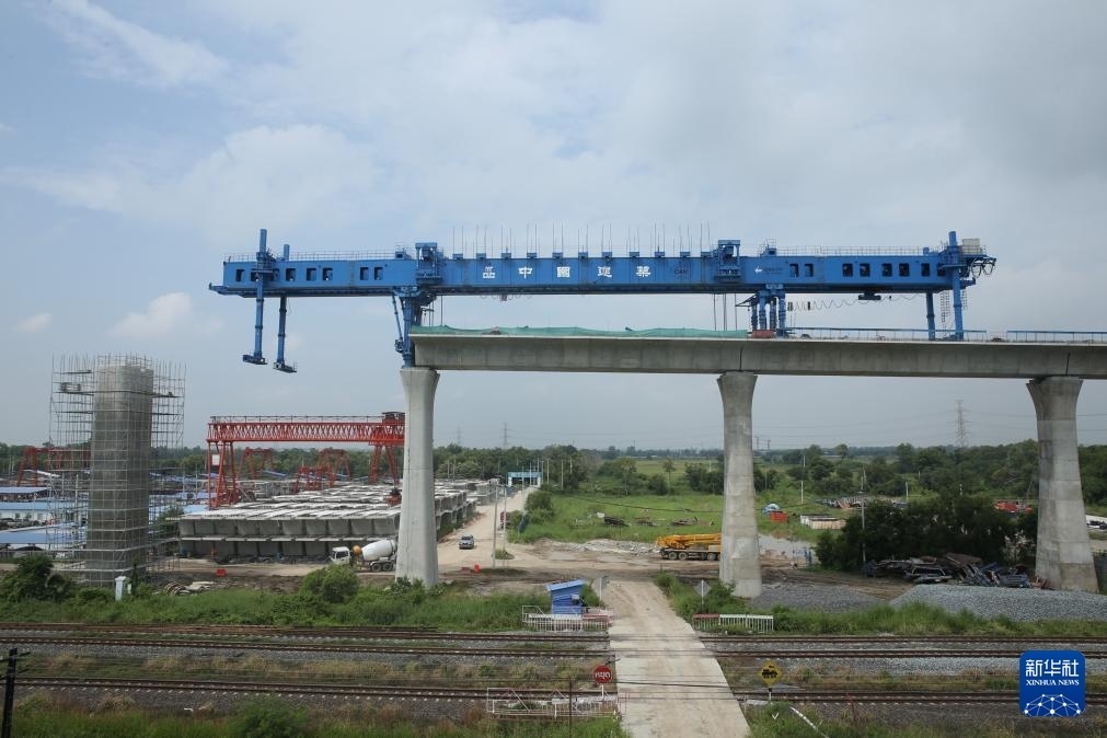 這是10月11日拍攝的位于泰國大城府的中泰高鐵項(xiàng)目4-3標(biāo)段施工現(xiàn)場(chǎng)。新華社記者 孫瑋彤 攝