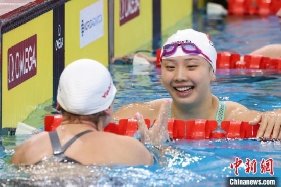 10月19日晚，2024年世界泳聯(lián)游泳世界杯上海站結束第二個比賽日的爭奪。圖為中國選手唐錢婷在女子100米蛙泳決賽中。 中新社記者 湯彥俊 攝