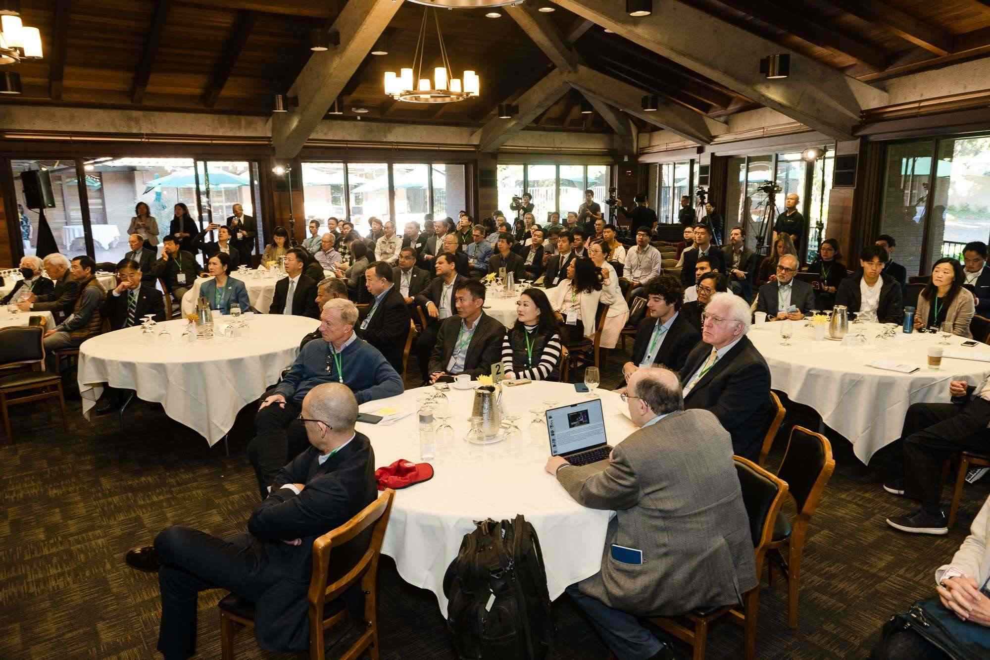 峰會(huì)現(xiàn)場(chǎng)。馮超攝