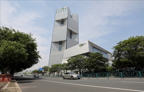 這是位于上海浦東新區(qū)世博園區(qū)的新開發(fā)銀行總部大樓（2022年6月17日攝）。新華社記者 方喆 攝