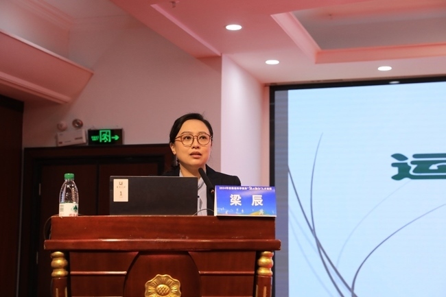 國家體育總局運(yùn)動醫(yī)學(xué)研究所醫(yī)務(wù)監(jiān)督中心副主任、中國體育科學(xué)學(xué)會運(yùn)動醫(yī)學(xué)分會副秘書長梁辰授課。主辦方供圖