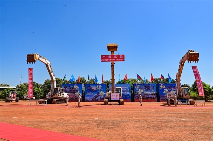 工程機械特技展示。王軍杰攝