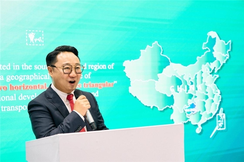 “中國館”貴州旅游推介會現(xiàn)場介紹。楊浩鵬