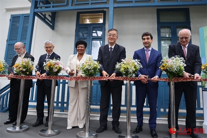 活動(dòng)上，中巴嘉賓共同為“茶緣·中巴友誼園”剪彩，標(biāo)志著中巴友誼園中“茶之道”展覽正式開幕。人民網(wǎng)記者 張志文攝