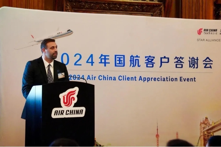 英國48家集團俱樂部主席杰克·佩里發(fā)表致辭。吳若鳴攝