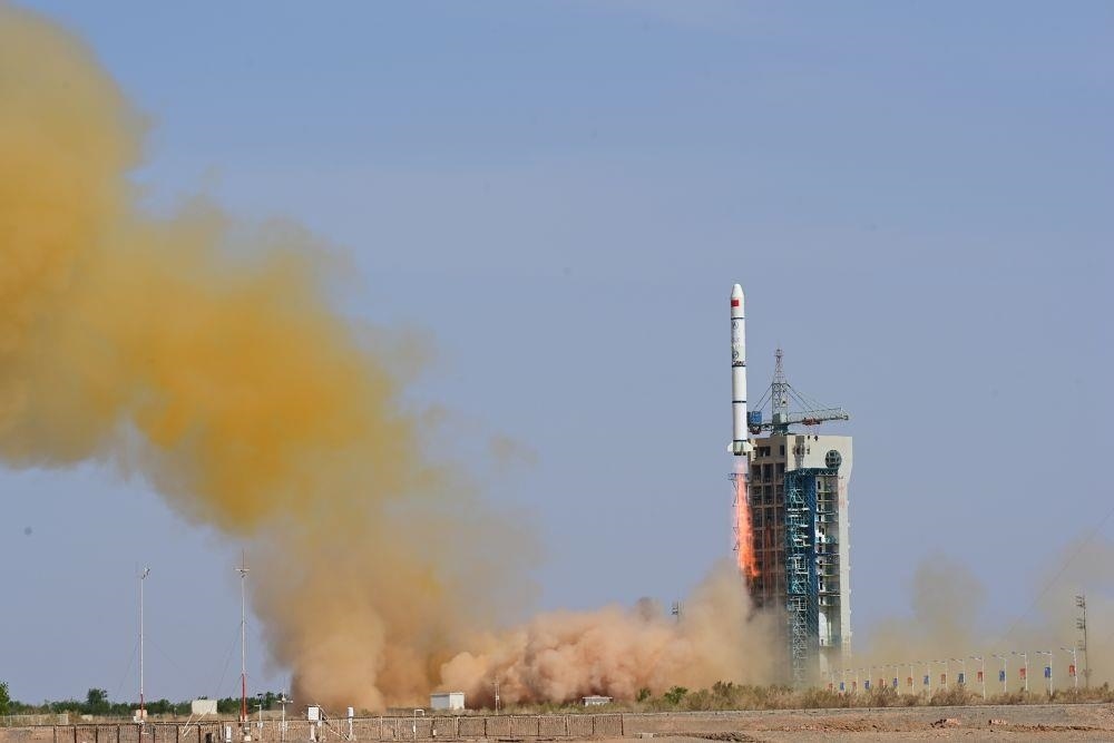 △2023年5月21日16時(shí)，我國(guó)在酒泉衛(wèi)星發(fā)射中心采用長(zhǎng)征二號(hào)丙運(yùn)載火箭，成功發(fā)射首顆內(nèi)地與澳門合作研制的空間科學(xué)衛(wèi)星“澳門科學(xué)一號(hào)”。