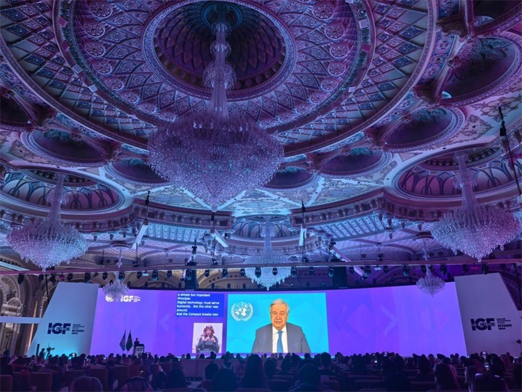 圖為第19屆聯(lián)合國互聯(lián)網(wǎng)治理論壇（IGF）“推動科技企業(yè)履行兒童網(wǎng)絡(luò)保護(hù)責(zé)任”開放論壇活動現(xiàn)場。中國傳媒大學(xué)供圖。